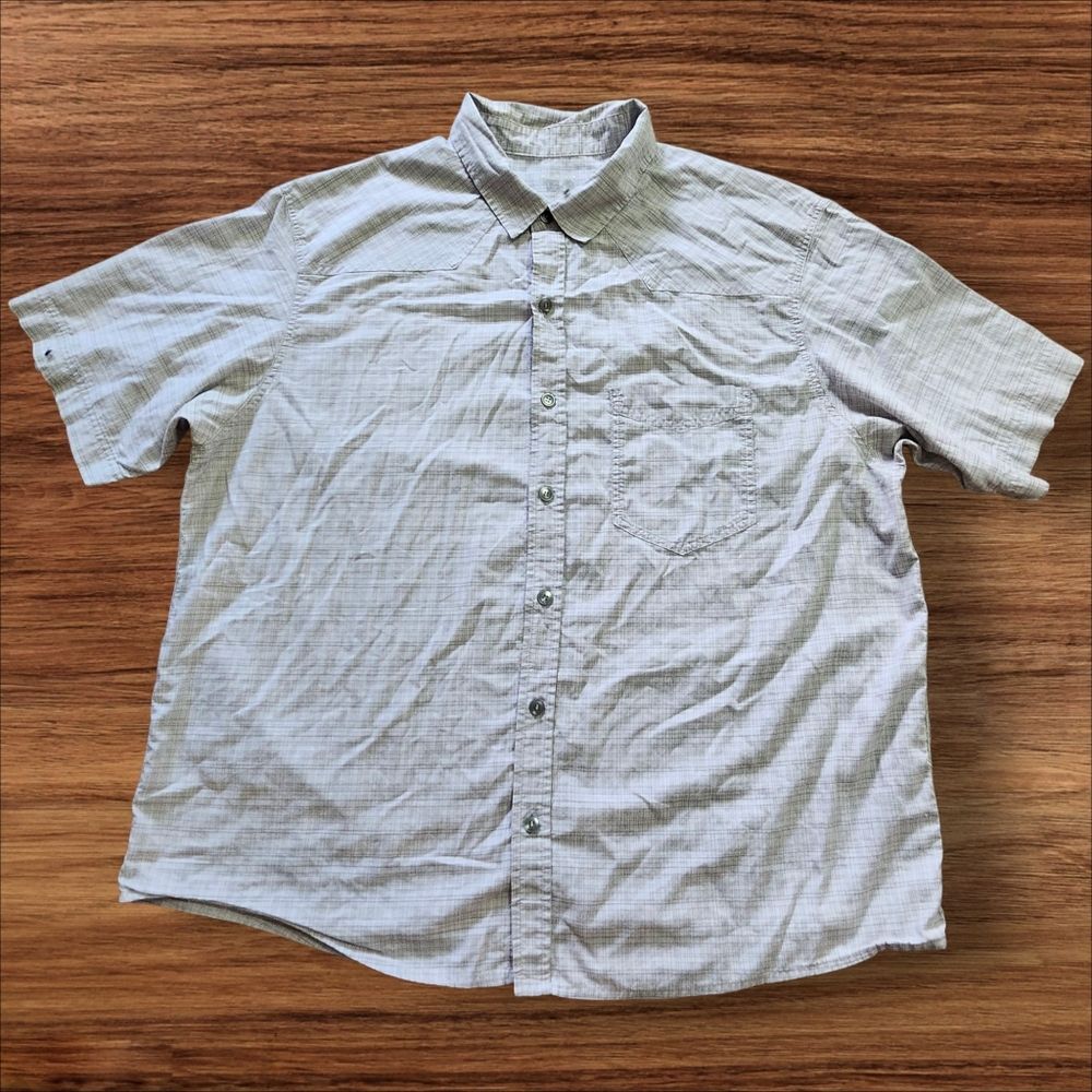 Mountain Hardwear Gray Plaid Short Sleeve McLane Shirt. Sz. XL